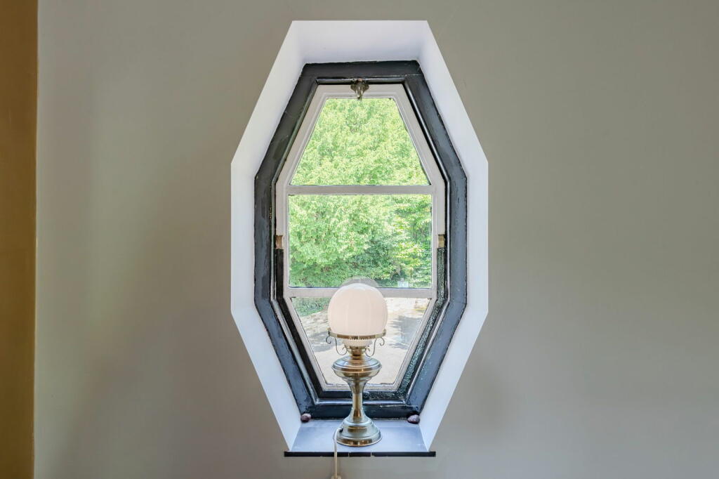 Additional image 22 of Harestone Hill, Caterham, CR3