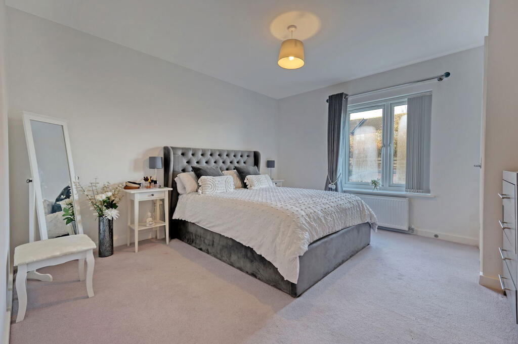 Additional image 8 of Goldington Crescent, Billericay, CM12