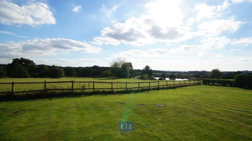 Additional image 33 of Little Paddocks, London Road