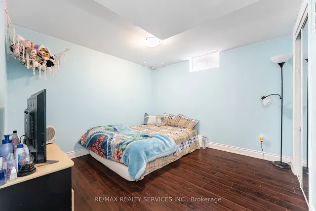 Additional image 35 of 4 Runnymede Cres