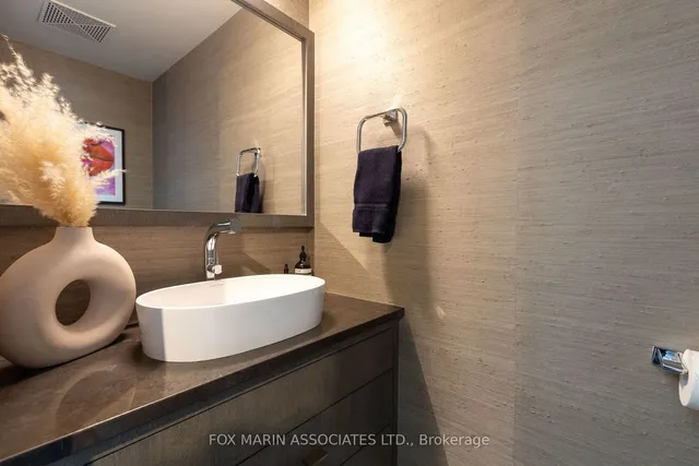 Additional image 35 of 478 King St Unit PH-02