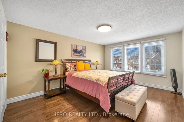 Additional image 28 of 66 Barr Cres