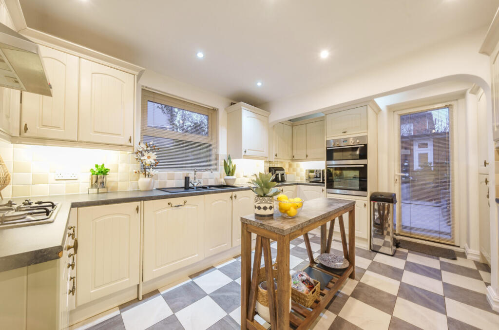 Additional image 7 of Hayes Road, Clacton-on-Sea, Essex