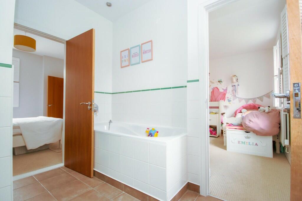 Additional image 11 of Drovers Mead, Warley, Brentwood, Essex, CM14