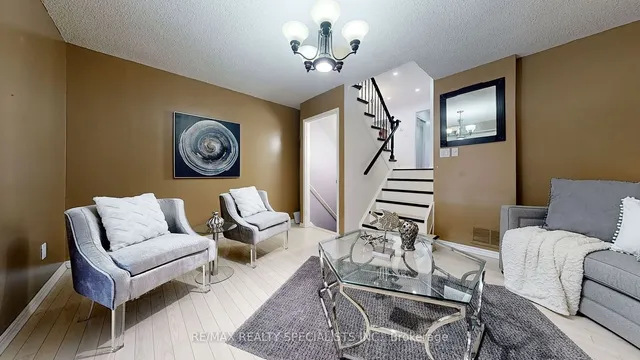 Additional image 6 of 94 Flamingo Cres