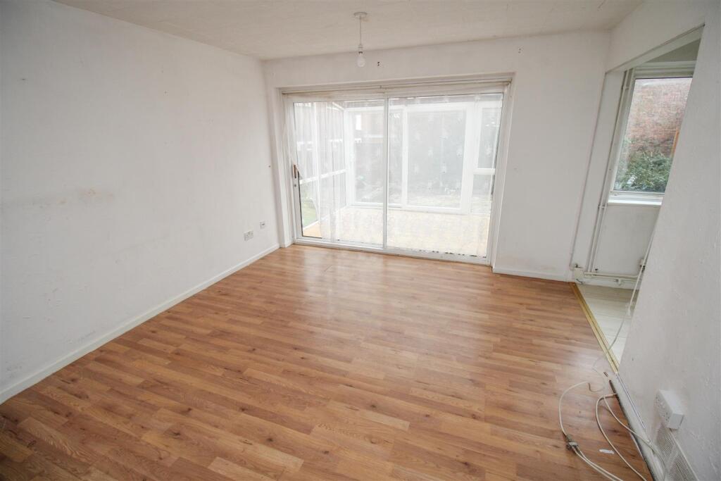 Additional image 4 of Long Banks, Harlow