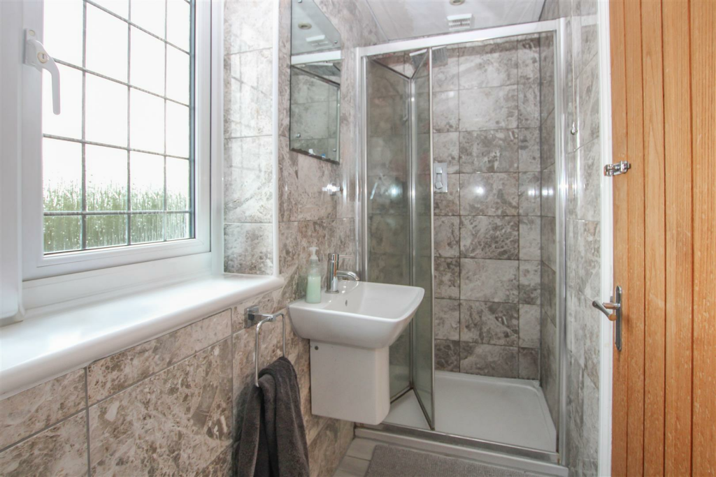 Additional image 35 of Honeypot Lane, Brentwood