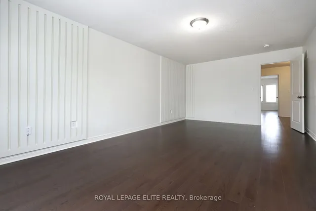 Additional image 20 of 5 MILITARY Cres