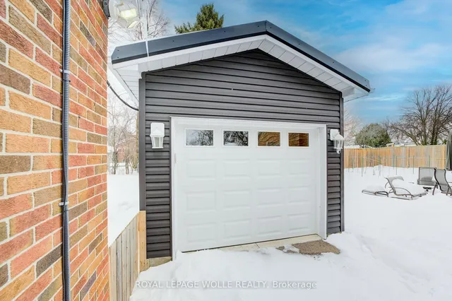 Additional image 30 of 46 Crestwood Ave