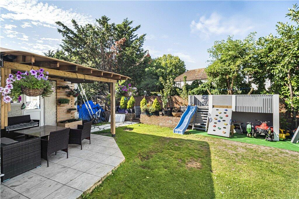 Pembroke Road, Mitcham, CR4