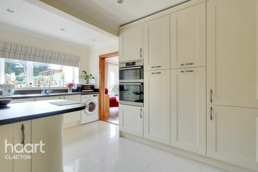 Additional image 8 of Haven Avenue, Holland-on-Sea