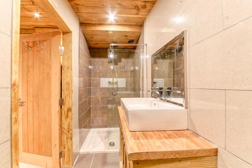 Additional image 12 of Gloucester Road, Croydon, CR0