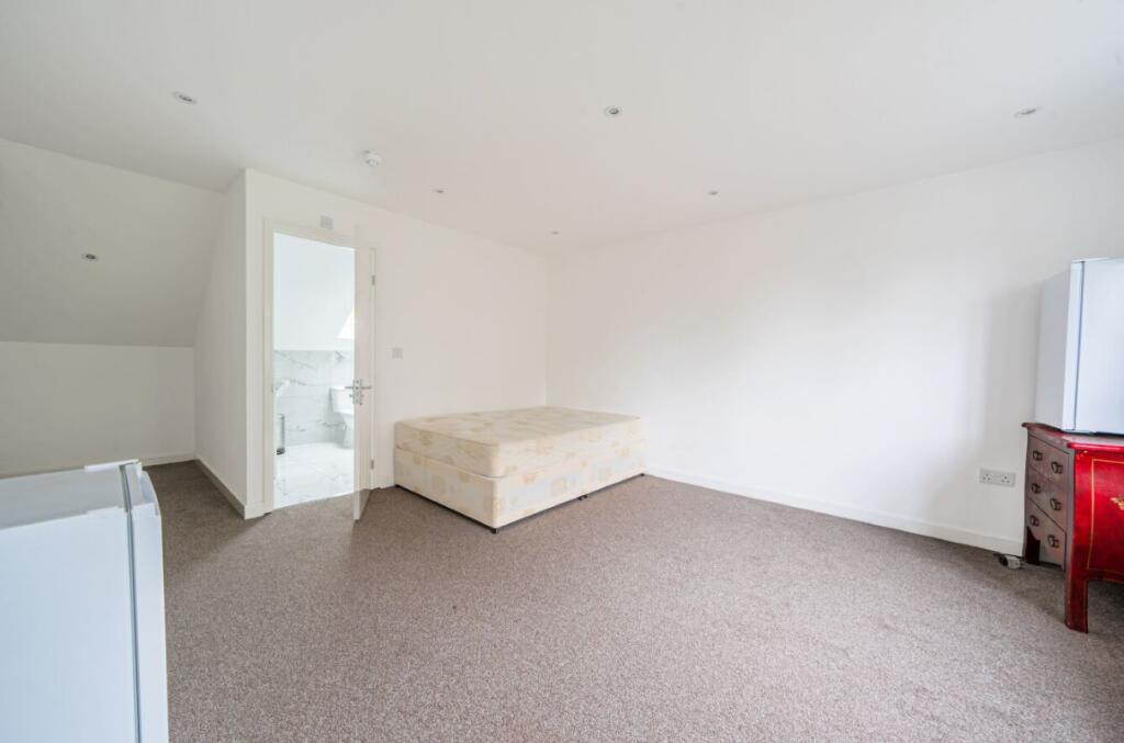 Additional image 5 of 1 Hart Road, Harlow, Essex, CM17 0HL