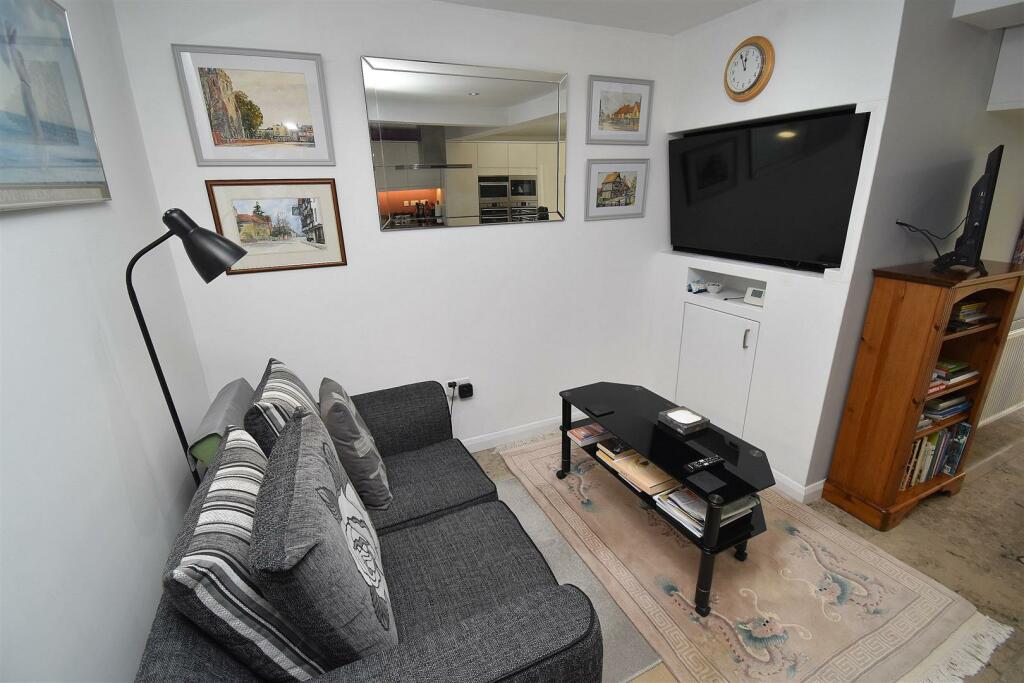 Additional image 16 of Runsell Close, Danbury