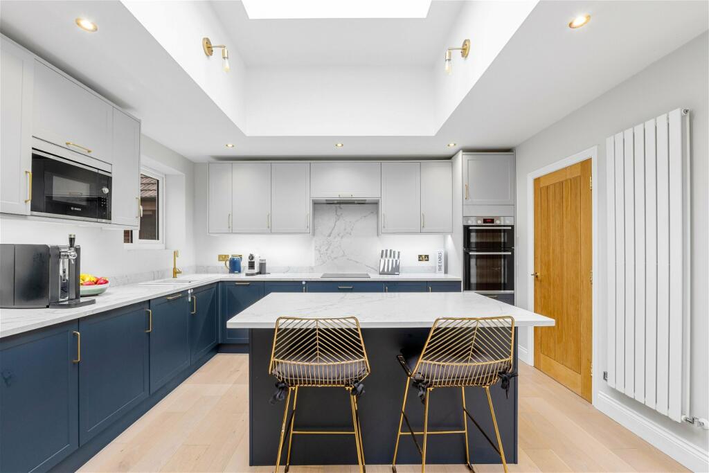 Additional image 4 of Caterham Drive, Coulsdon, CR5 1JQ