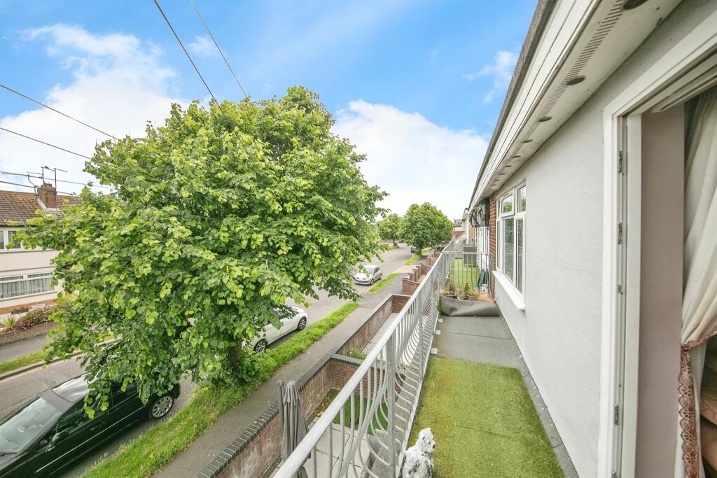 Additional image 14 of Kings Avenue, Holland-On-Sea, Clacton-On-Sea