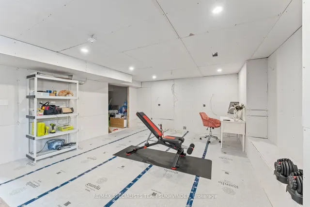 Additional image 26 of 51 Classic Dr