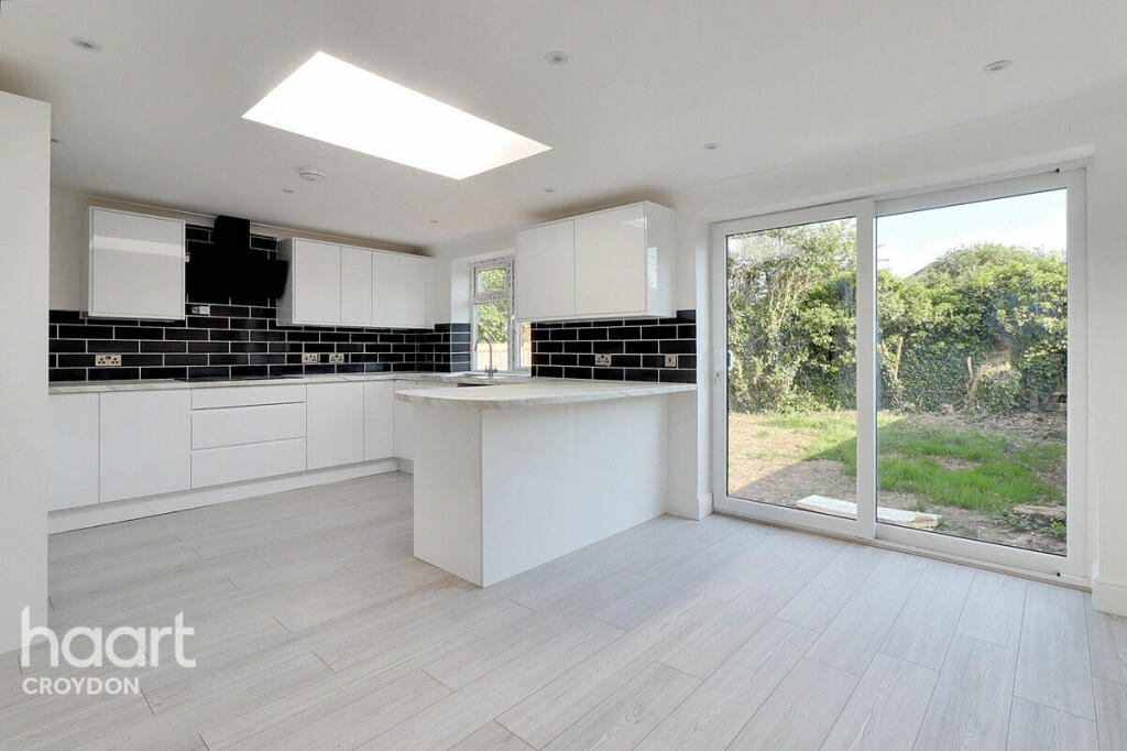 Additional image 22 of Taunton Lane, Coulsdon