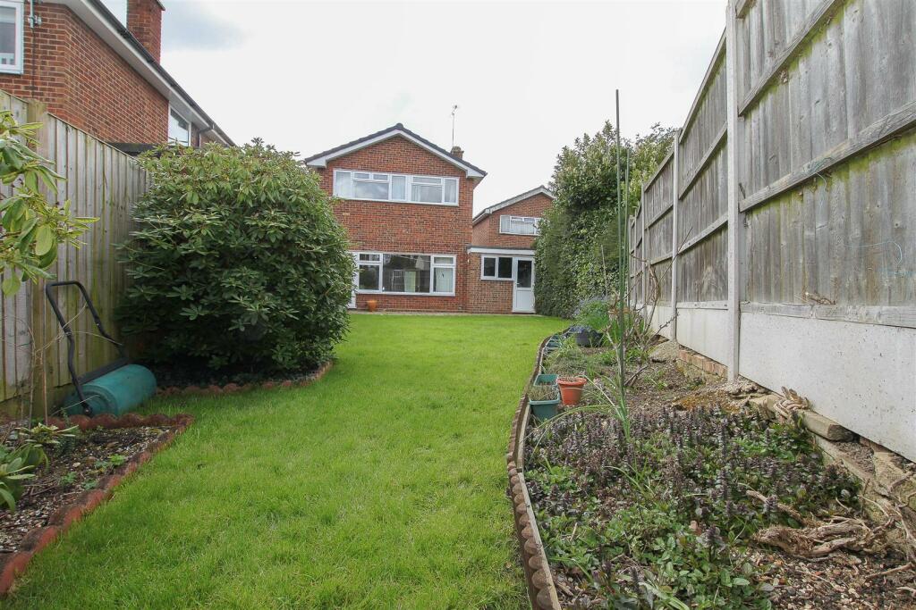 Additional image 24 of Kiln Field, Hook End, Brentwood