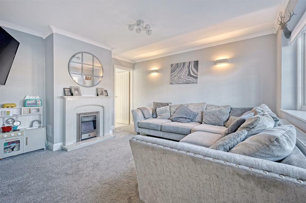 Additional image 19 of Blackmore Road, Kelvedon Hatch