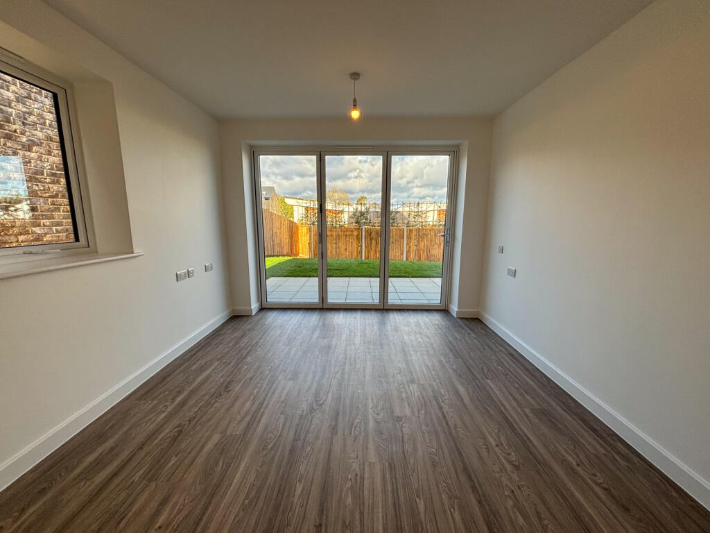 Additional image 4 of Oakview Walk, Harlow, Essex, CM18