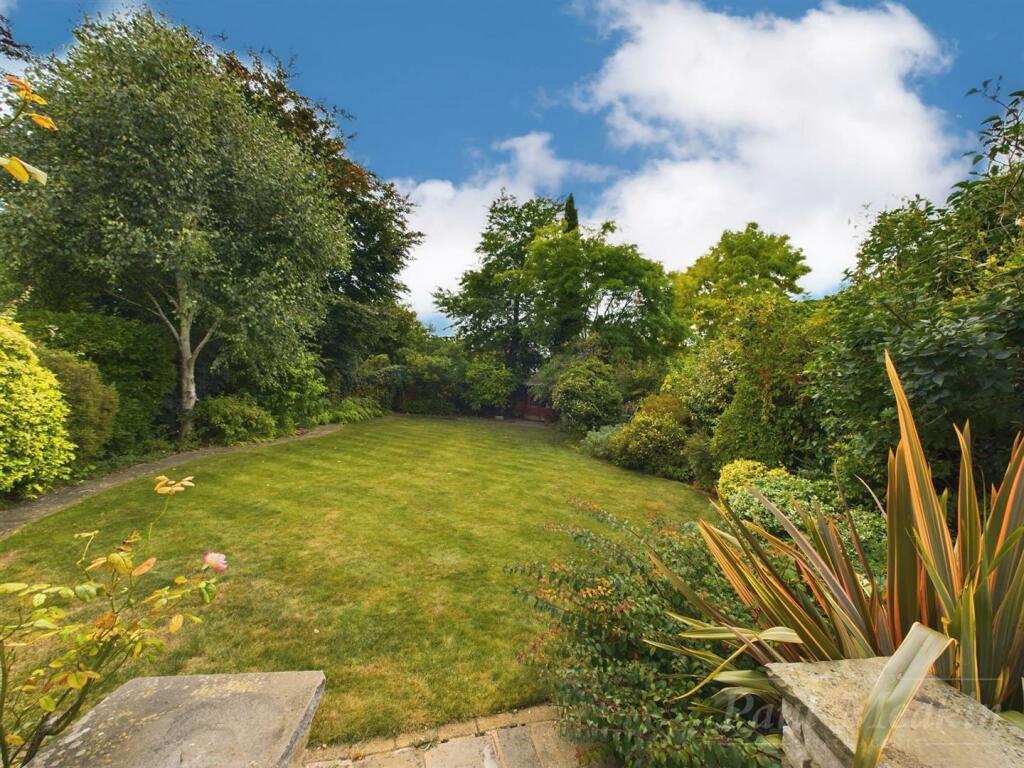 Additional image 17 of Hurst Way, South Croydon