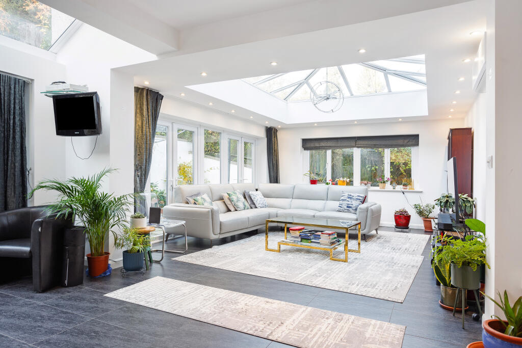 Additional image 12 of Harestone Valley Road, Caterham, CR3