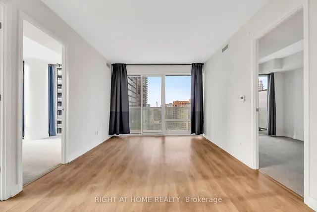 Additional image 13 of 501 Yonge St Unit 1212