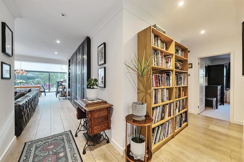 Additional image 5 of High Road, Chipstead