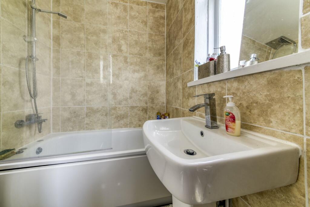 Additional image 5 of Walnut Tree Avenue, Mitcham, CR4