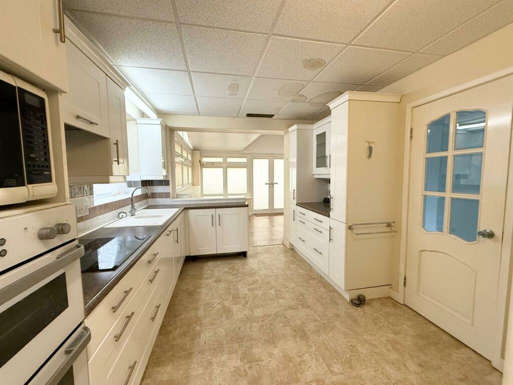 Additional image 4 of Newlands Close, Hutton, Brentwood