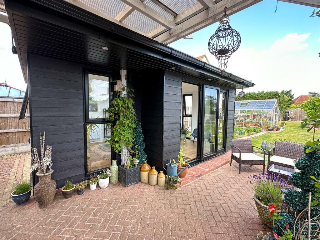 Additional image 40 of Southcliff Park, East Clacton