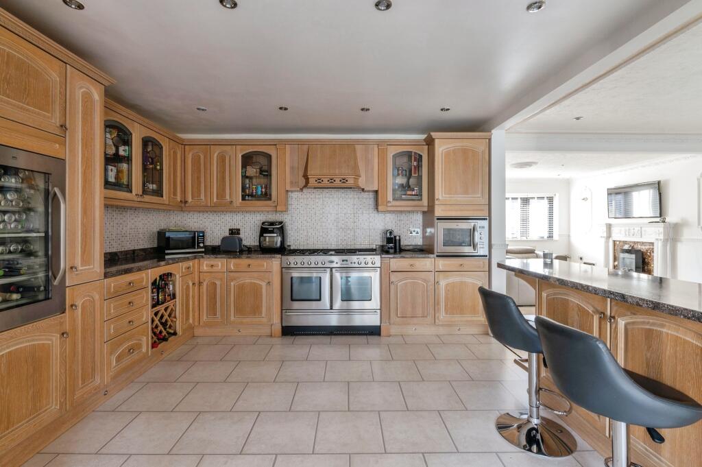 Additional image 4 of Oak Avenue, Crays Hill, Billericay, Essex, CM11