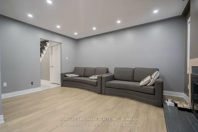 Additional image 3 of 62 Bramhall Circ