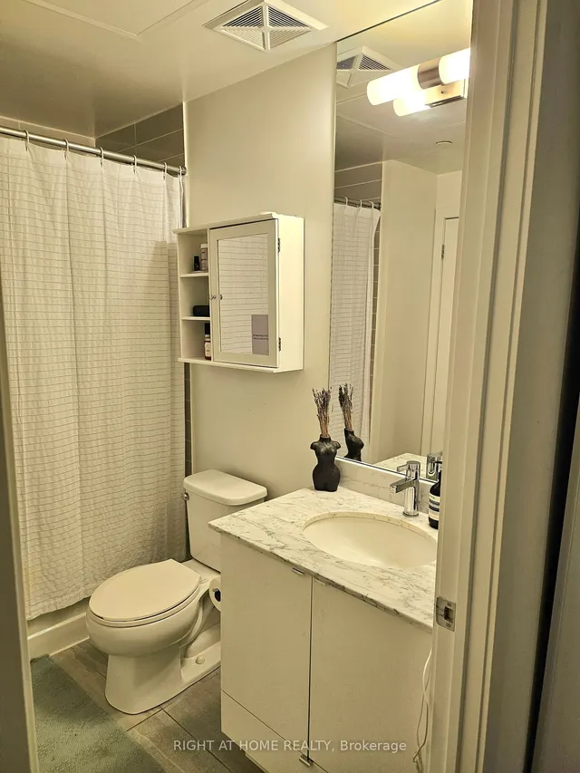 Additional image 9 of 49 East Liberty St Unit 2005