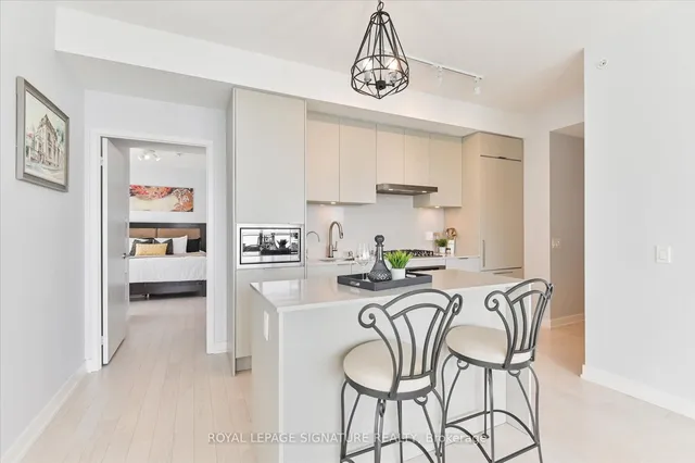 Additional image 9 of 20 Lombard St Unit 4107