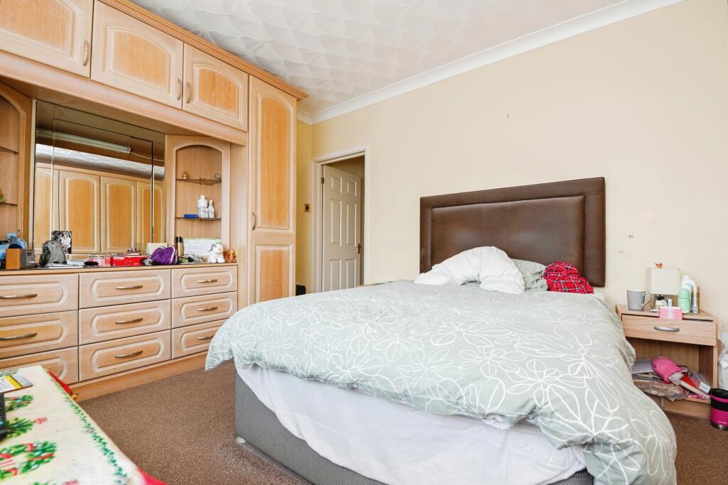 Additional image 11 of Ferndale Road, Harwich, Essex, CO12