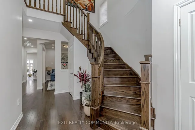 Additional image 3 of 31 Lola Cres