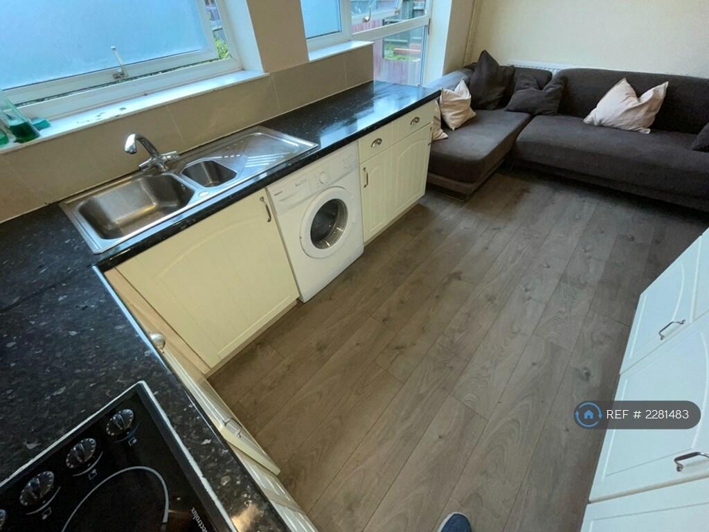 Additional image 4 of Britten Close, Colchester, CO4