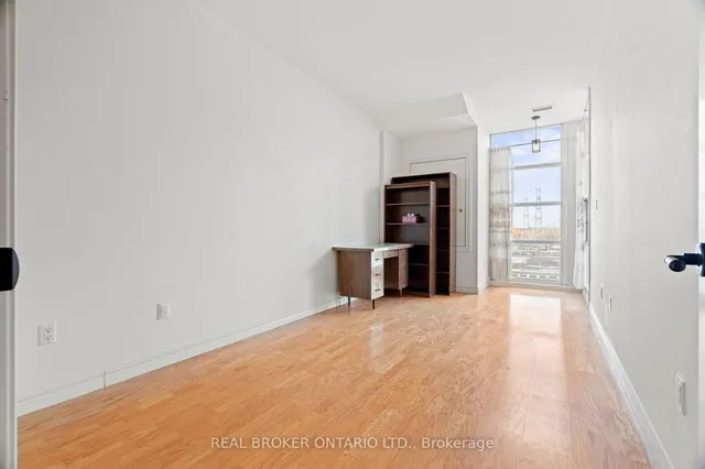 Additional image 14 of 1 Leaside Park Dr Unit 404