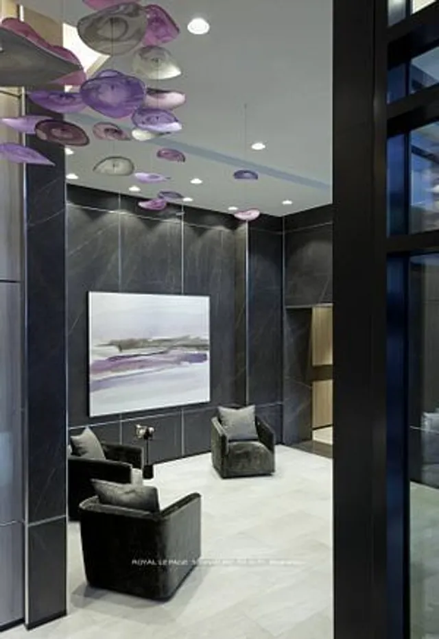 Additional image 23 of 5 Mabelle Ave Unit TH8