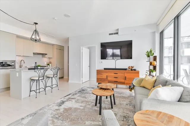 Additional image 5 of 20 Lombard St Unit 4107