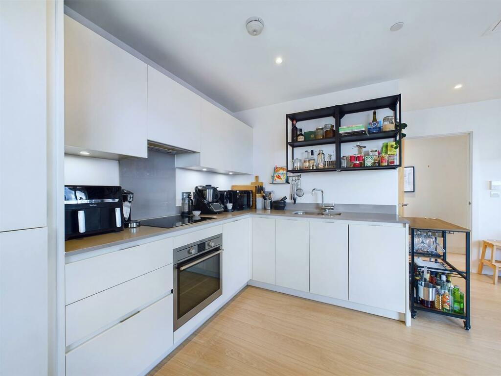 Additional image 3 of Cherry Orchard Road, Croydon