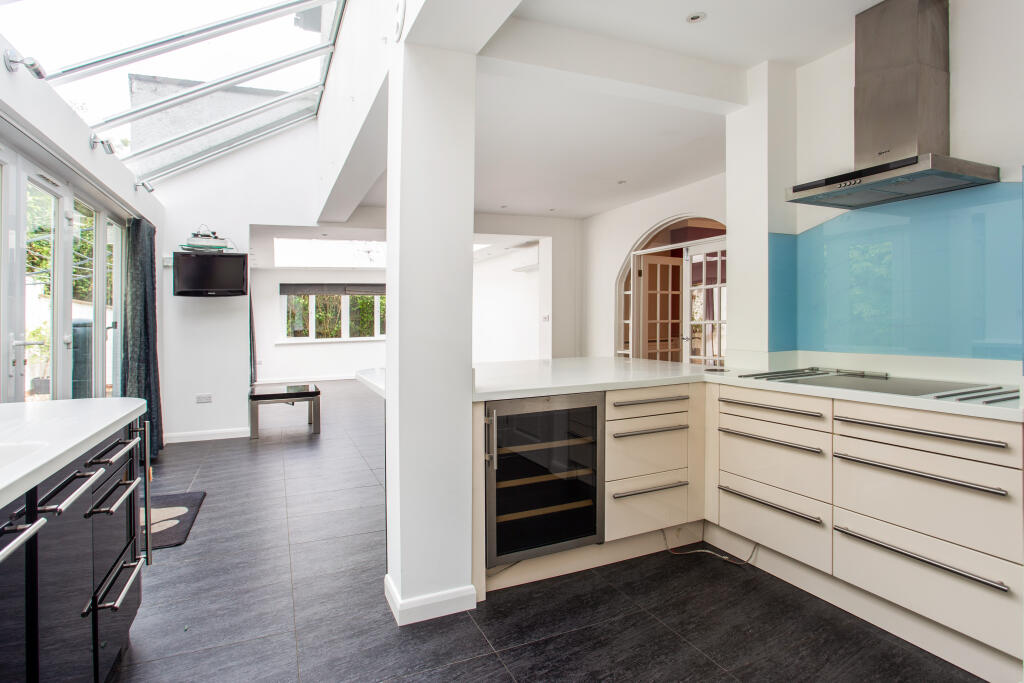 Additional image 17 of Harestone Valley Road, Caterham, CR3