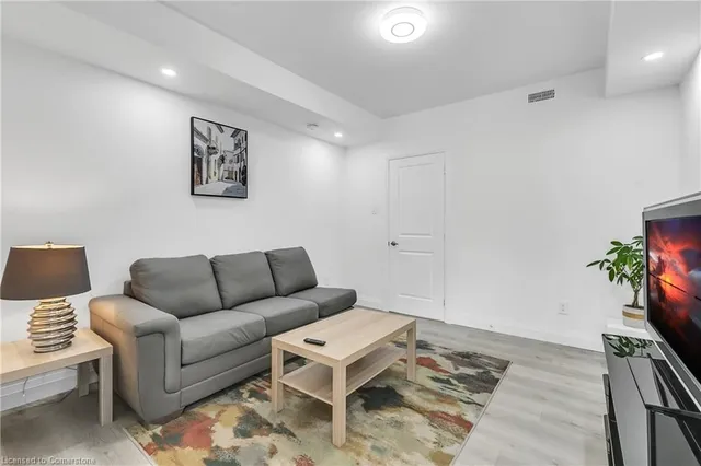 Additional image 36 of 528 Nathalie Cres