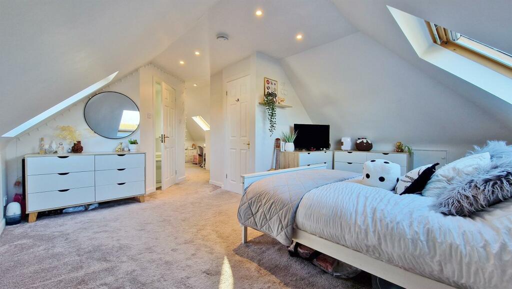 Additional image 19 of Graces Walk, Frinton-On-Sea