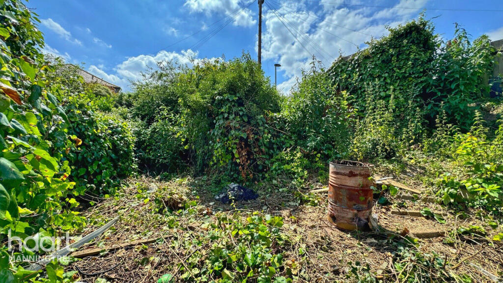 Additional image 15 of Stour View Avenue, Mistley, Manningtree, Essex