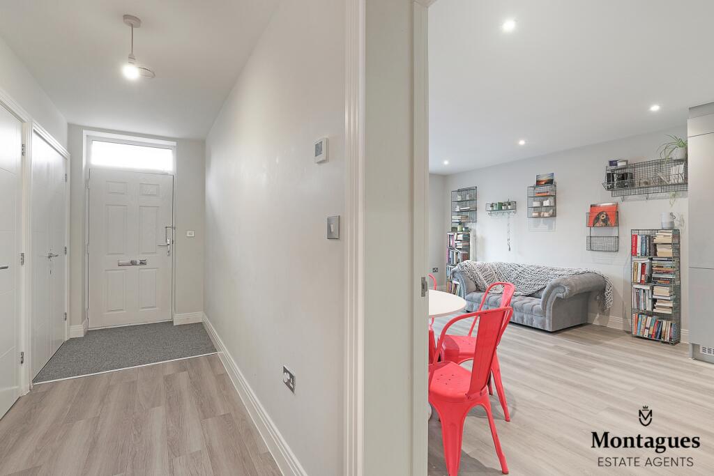 Additional image 13 of Coppice Row, Theydon Bois, CM16