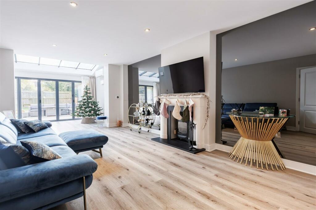 Additional image 48 of Buckingham Road, Epping