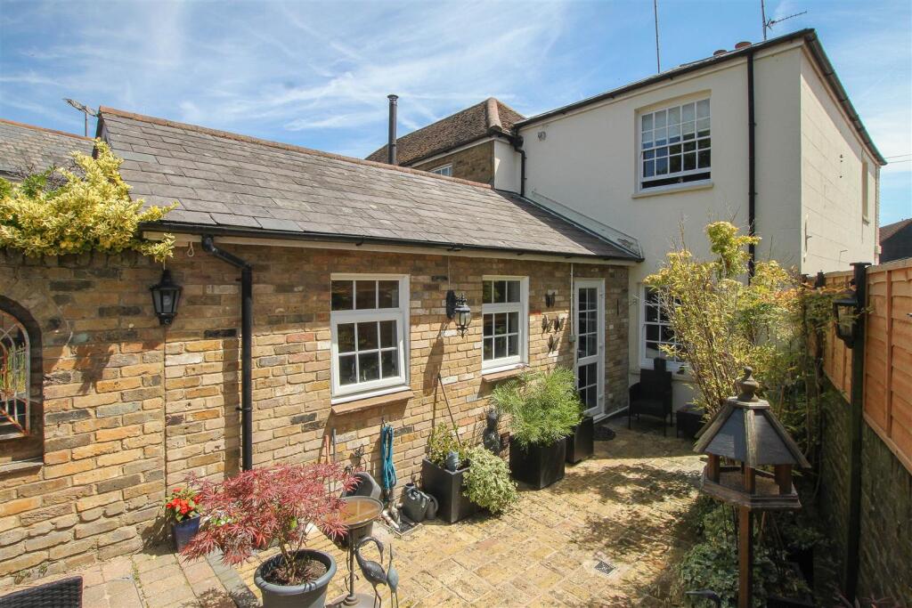 Additional image 12 of High Street, Ongar